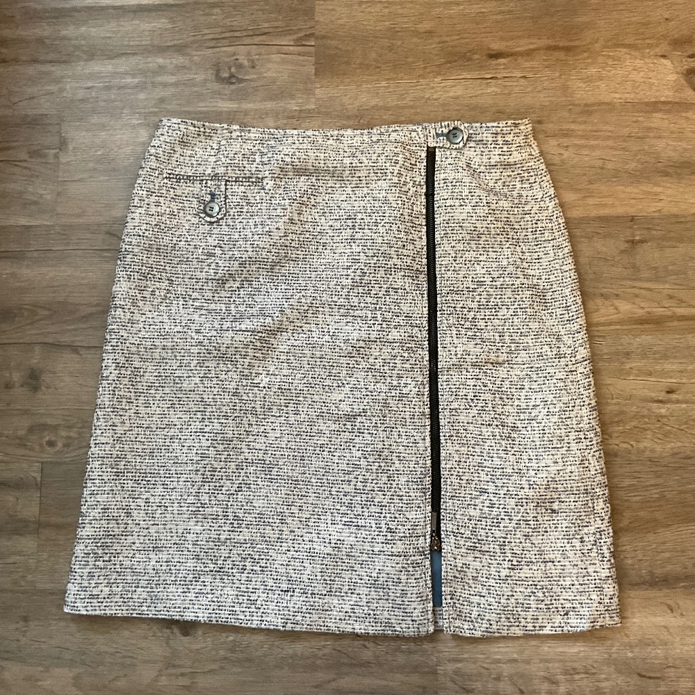 Kasper size 14 tweed blue and white skirt